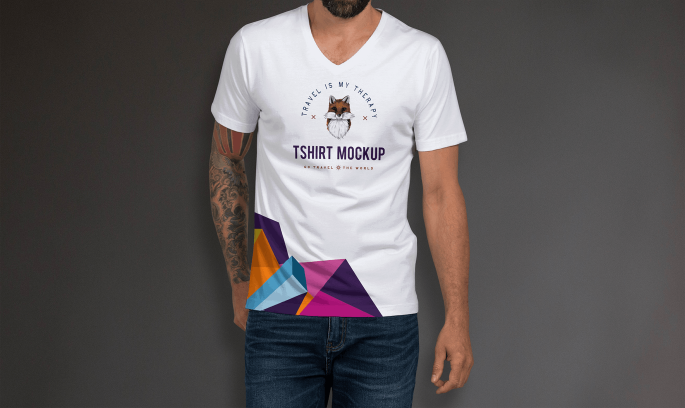 男士V领T恤设计模特上身服装效果图样机模板 T-shirt Mockup插图(1)