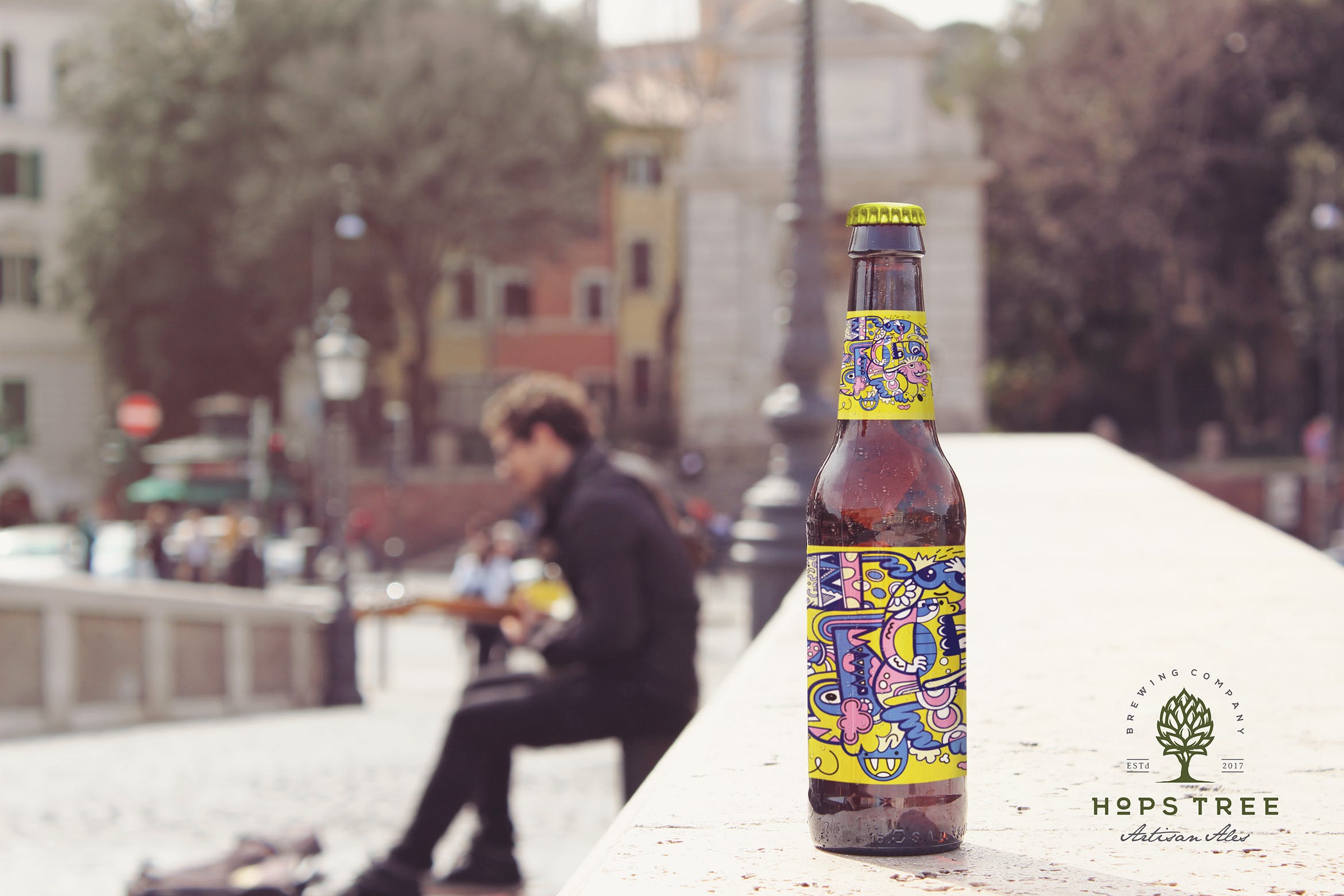 石桥背景啤酒瓶设计效果图样机模板 Artist Bridge Beer Mockup插图