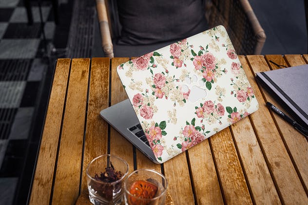 Macbook A面定制外观样机模板 MacBook Skin Mock-Up插图(2)