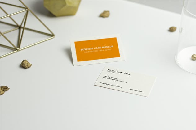 金属三脚架企业名片展示样机 Business Cards Gold Scene插图(1)