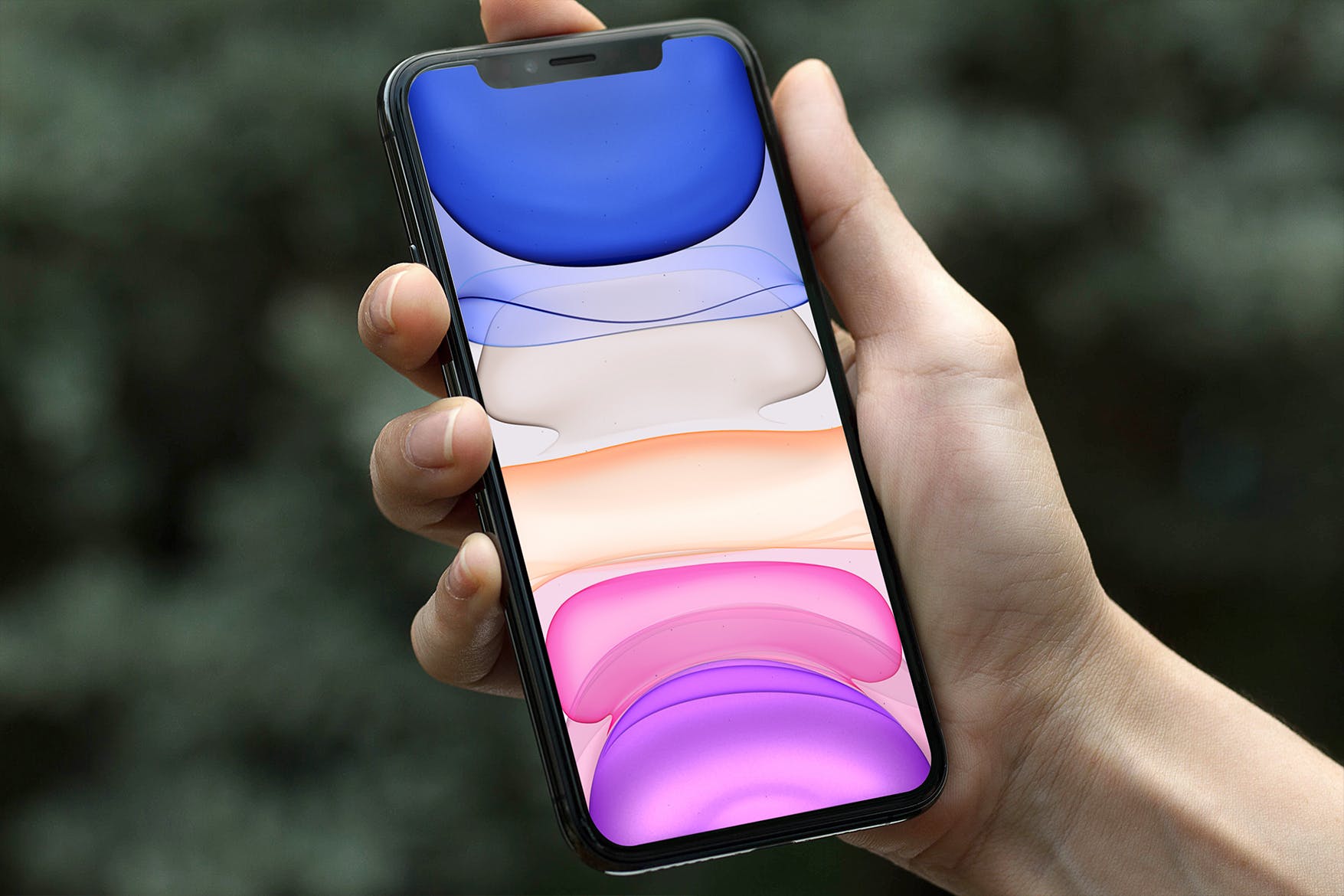 手持iPhone 11 Pro实物手机样机模板 iPhone 11 Pro Mockup插图