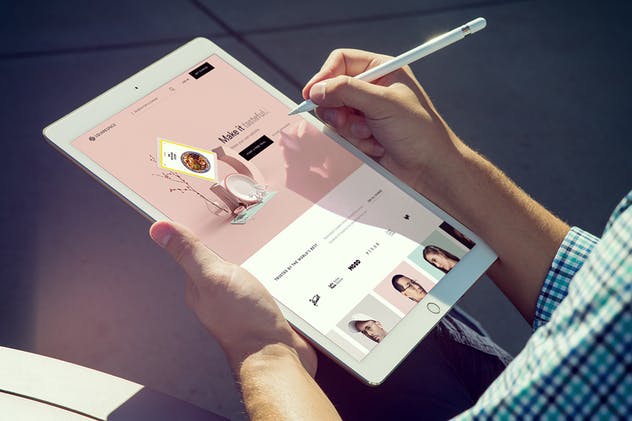 手持iPad Pro设备样机模板v8 iPad Pro Mockups v8插图(3)