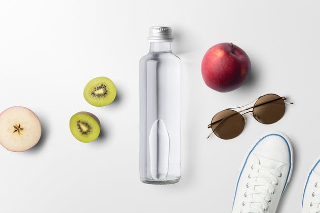 透明饮料水瓶样机展示模板 Water Bottle Mockups插图(2)