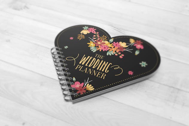 活页装订心形记事本样机模板 Heart Shape Notebook Mockups插图(1)