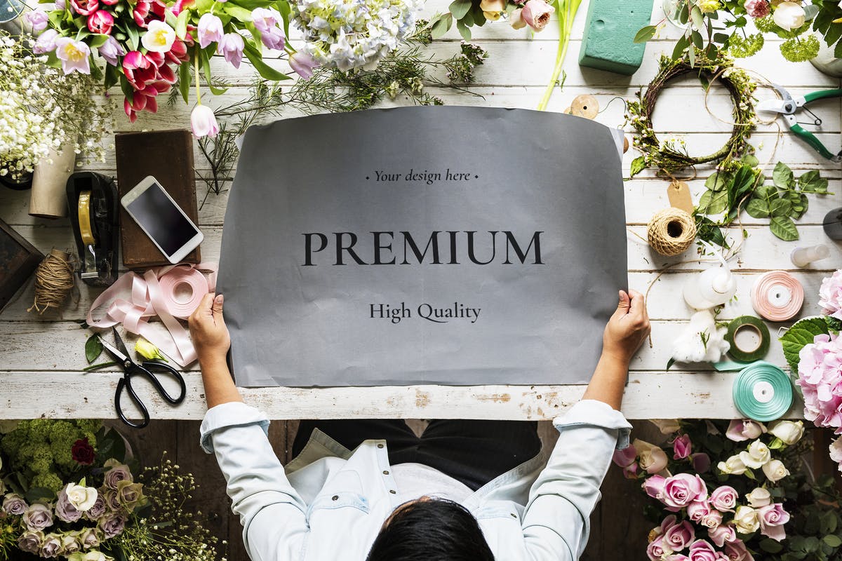 花店场景纸张海报设计场景样机 Florist Showing Paper Design Mockup插图