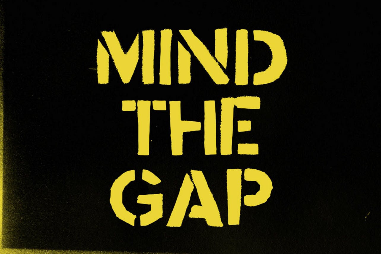 军事工业风格无衬线英文字体 Stencil font Mind the Gap插图