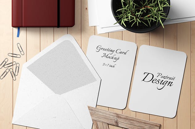 圆角贺卡卡片样机模板 7×5 Rounded Corners Greeting Card Mockup Set 1插图(6)