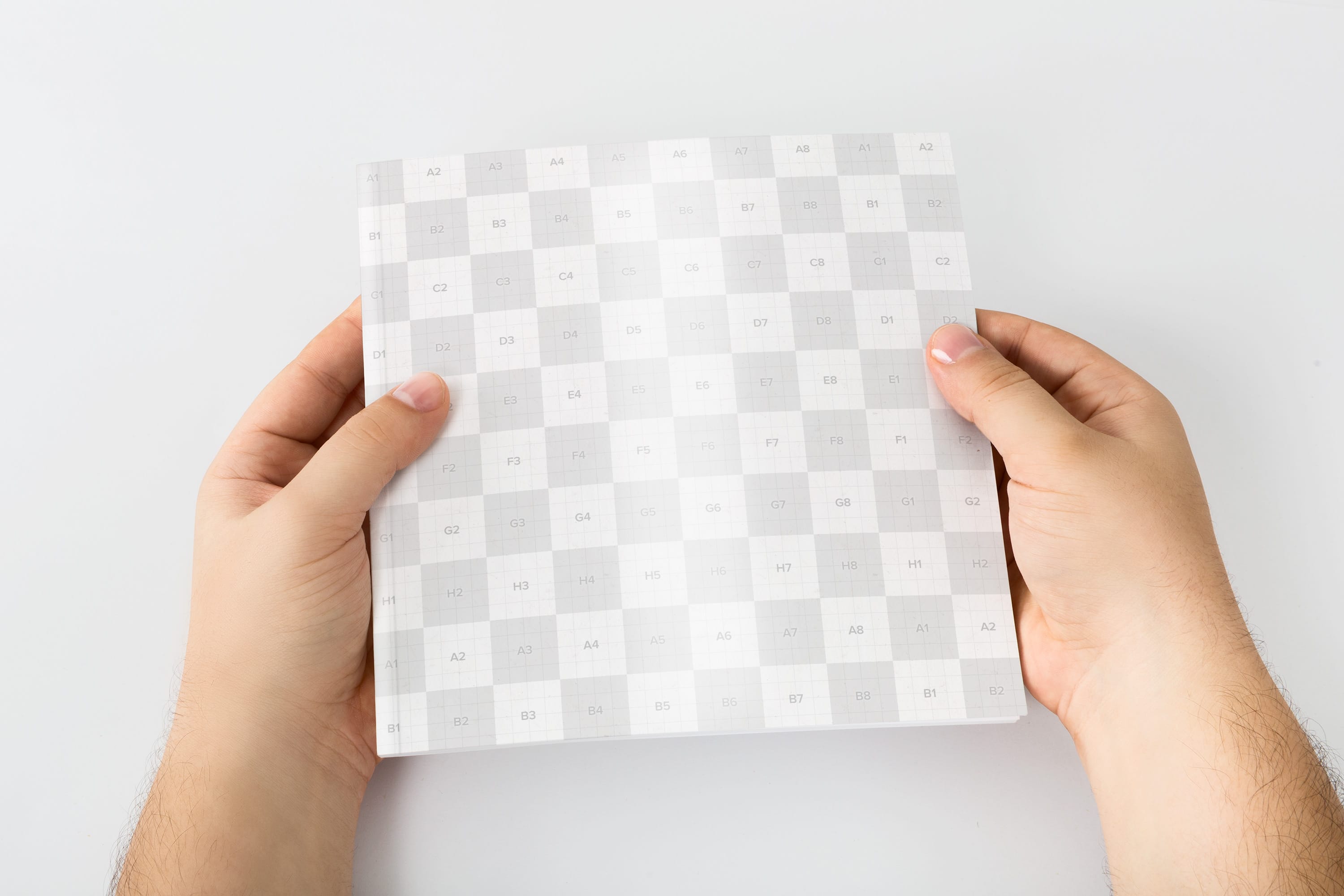 手持场景杂志封面设计样机02 Holding Closed Square Magazine Mockup 02插图2
