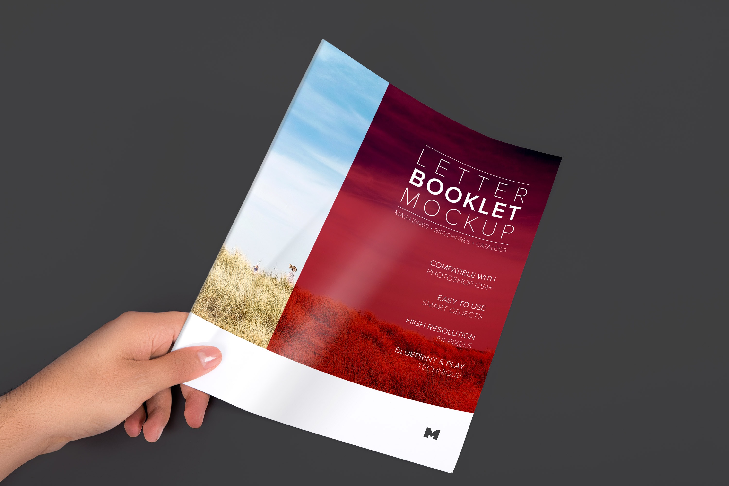 画册产品目录封面设计效果图样机模板 Letter Booklet Cover Mockup 01插图2
