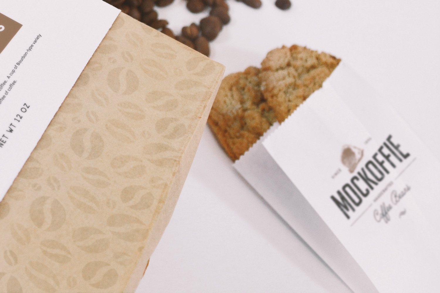 咖啡豆纸袋和咖啡纸杯包装设计透视俯视图样机 Coffee Bag and Cup Mockup Perspective Top View插图(3)