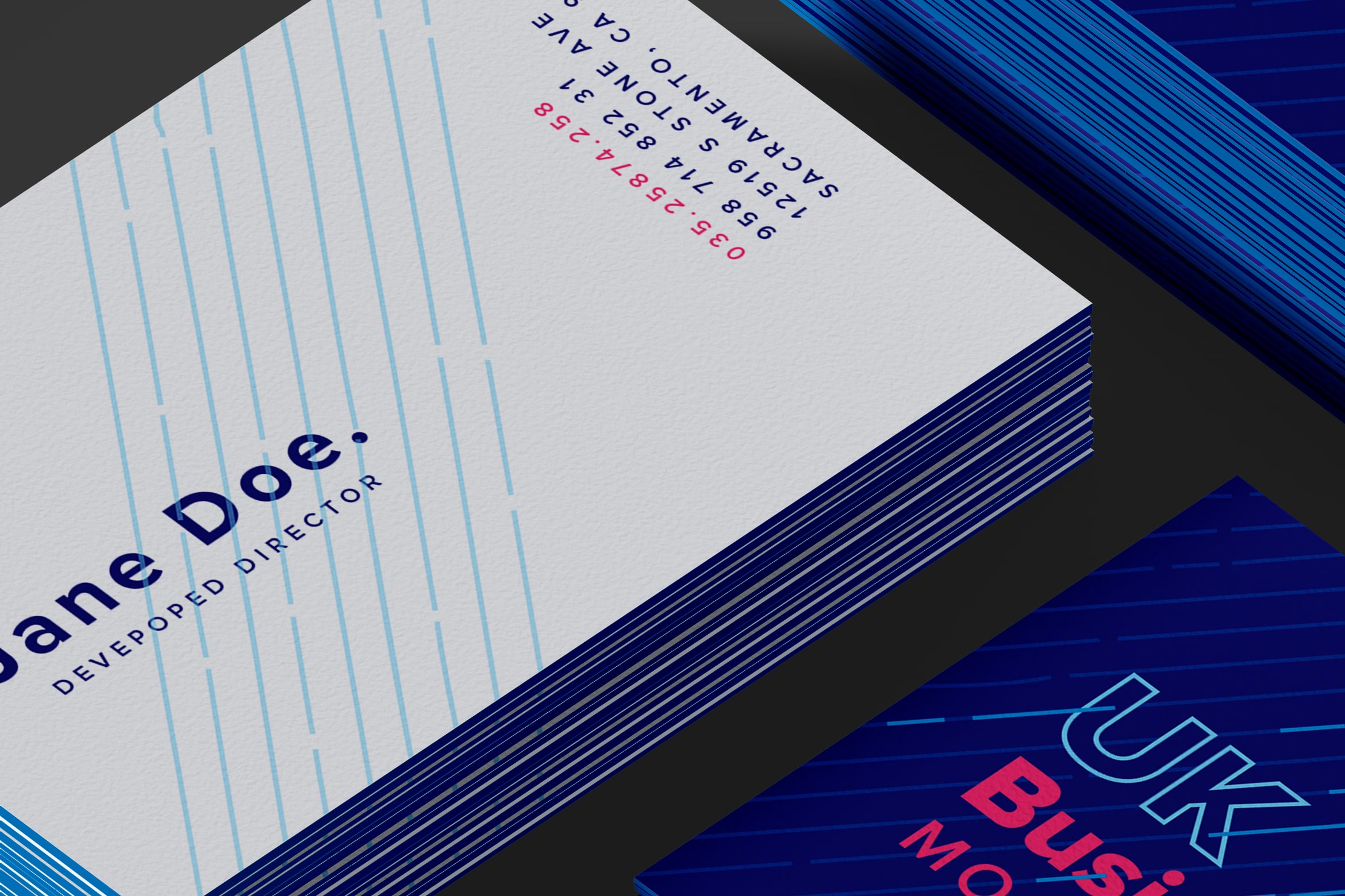 UK尺寸标准企业名片设计等距网格样机模板07 UK Business Cards Mockup 07插图2