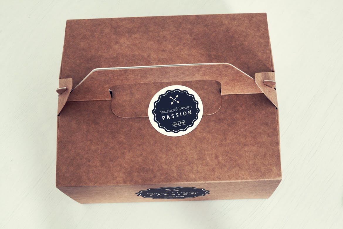 蛋糕外带盒包装&品牌Logo设计效果图蚂蚁素材精选模板 Photorealistic Paper Box & Logo Mock-Up插图(3)