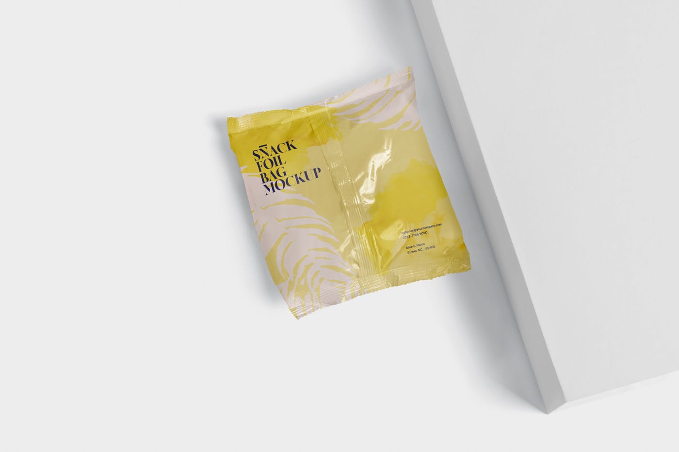 小吃零食铝箔包装袋设计图第一素材精选 Snack Foil Bag Mockup – Square Size – Small插图(5)