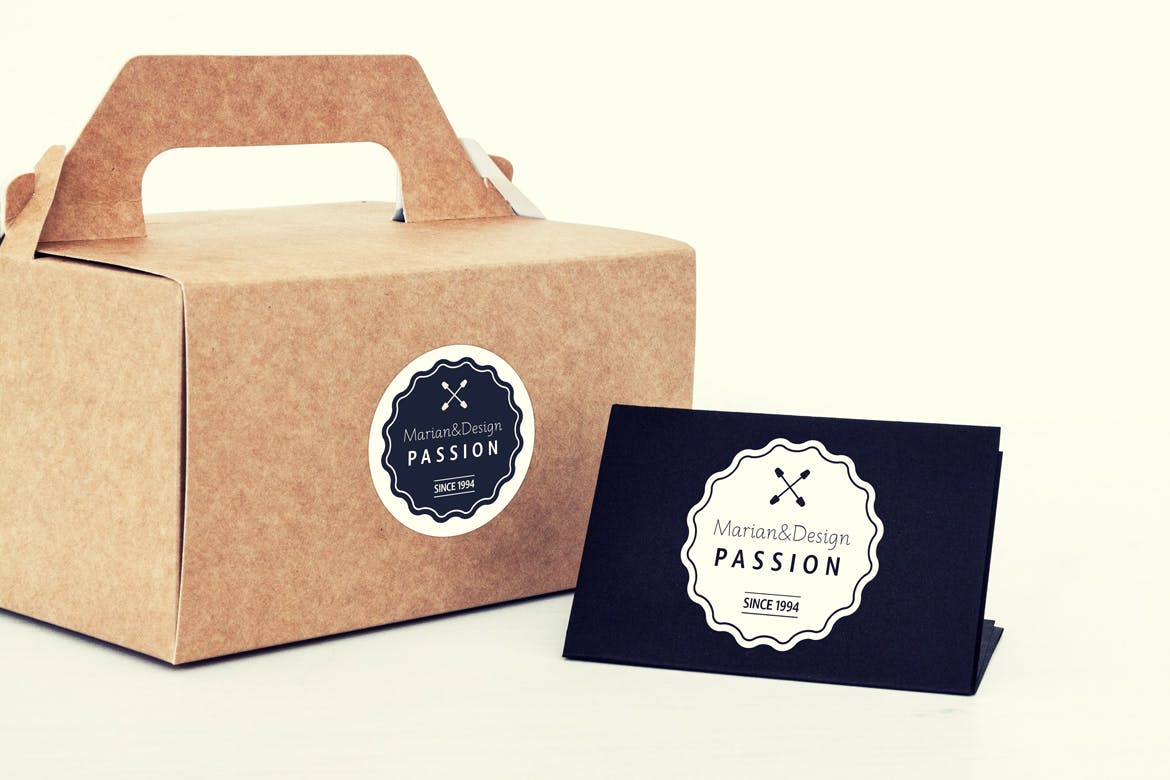 蛋糕外带盒包装&品牌Logo设计效果图第一素材精选模板 Photorealistic Paper Box & Logo Mock-Up插图(7)