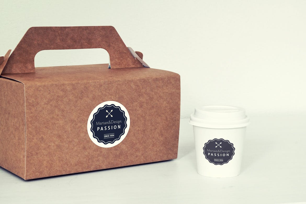 蛋糕外带盒包装&品牌Logo设计效果图第一素材精选模板 Photorealistic Paper Box & Logo Mock-Up插图(6)