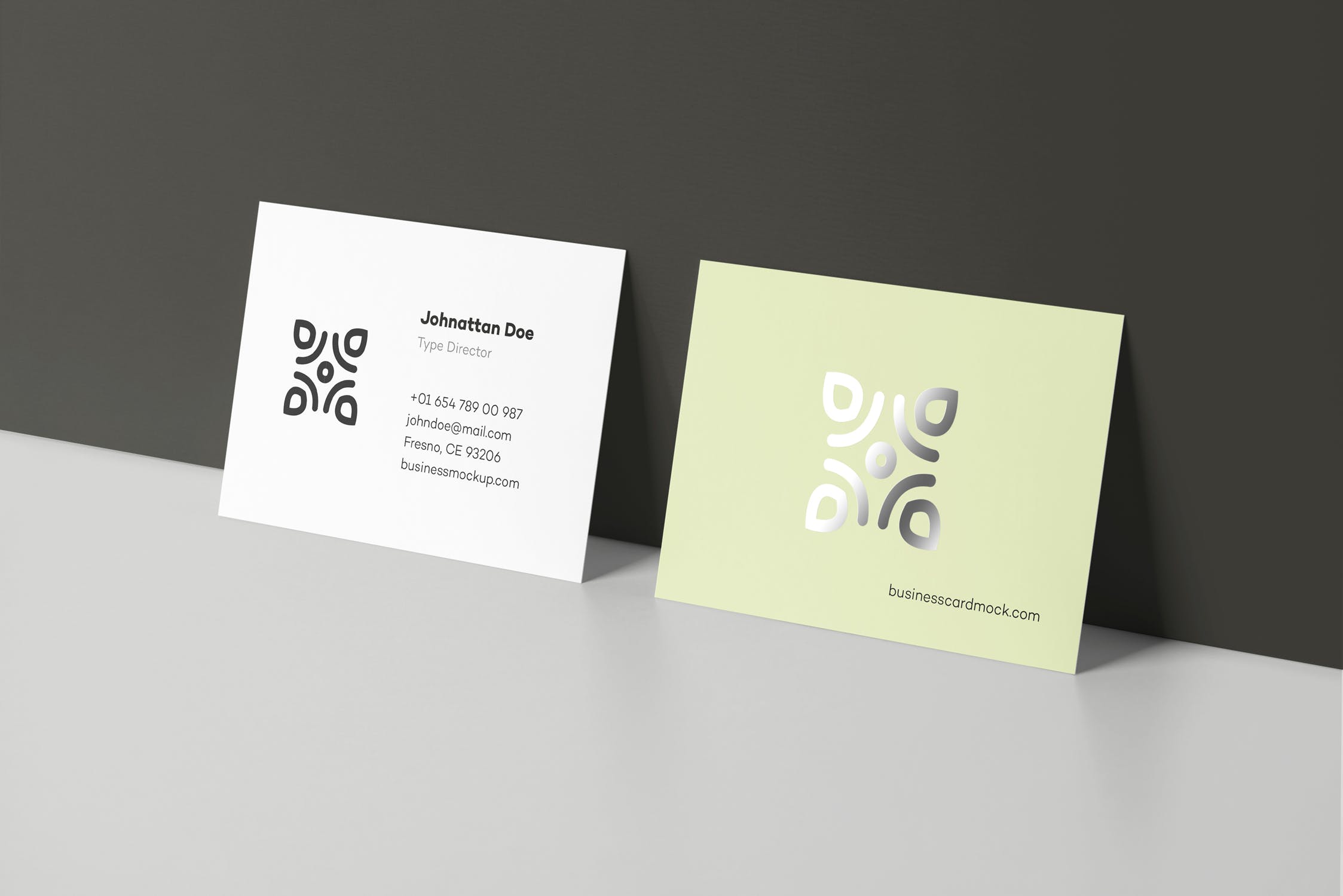 高端企业名片设计效果展示蚂蚁素材精选 Business Card Mock-up 80×55插图(8)