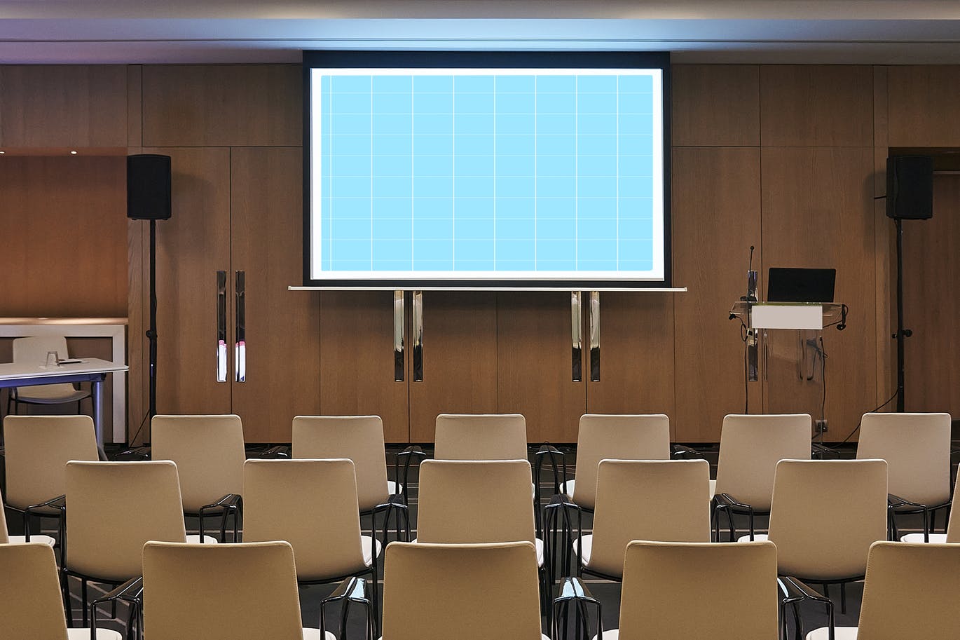 会议室电视/投影屏幕样机第一素材精选模板v1 Conference_Room_Screen-HORIZ-Mockup插图