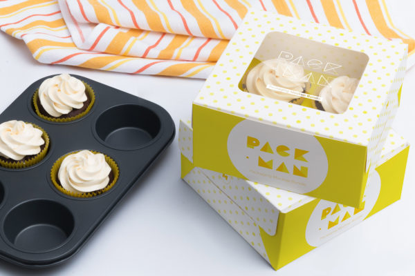 四只装纸杯蛋糕包装盒外带盒设计样机02 Four Cupcake Box Mockup 02