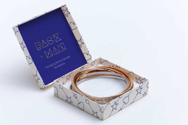 扁平方形礼品包装盒外观设计效果图样机01 Small Gift Box Mockup 01缩略图 扁平方形礼品包装盒外观设计效果图样机01 Small Gift Box Mockup 01