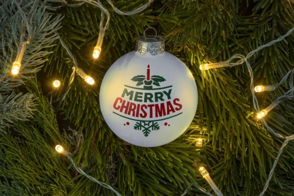 灯饰背景圣诞节装饰球样机模板 Christmas ball ornament mockup