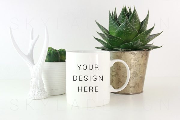 白色咖啡马克杯样机 White coffee mug mockup image