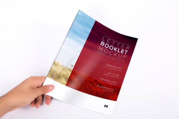 画册产品目录封面设计效果图样机模板 Letter Booklet Cover Mockup 01