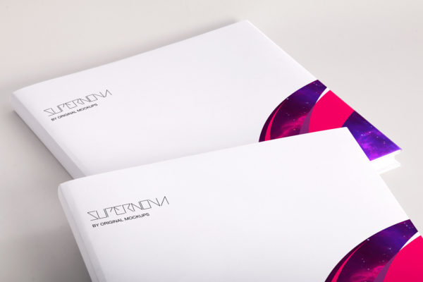 精装大方格图书封面设计PSD样机03 Hardcover Large Square Book PSD Mockup 03