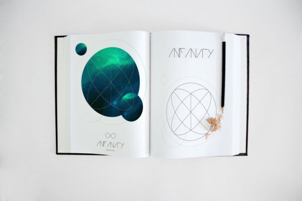 绘画本绘画艺术设计创作预览样机4 Art Book Mockup 4