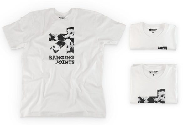 时尚白色皱纹T恤服装样机设计素材 White T-Shirt Presentation Mockup