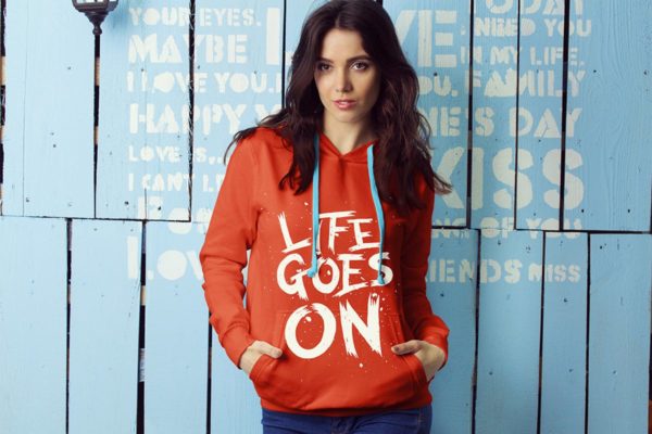 女性时尚休闲连帽衫服装样机设计素材 Female Hoodie Mockup