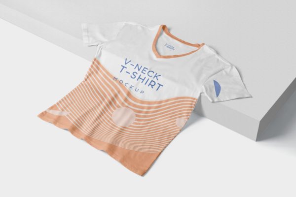 多视角V领T恤印花设计展示样机设计模板素材 5 Trendy V-Neck T-Shirt Mockups