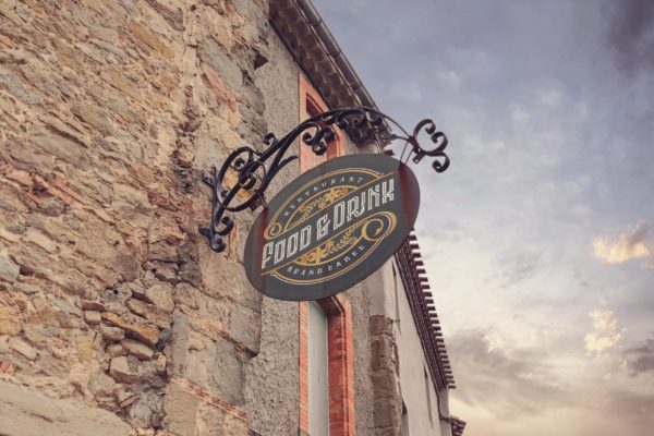 店铺铁架店铺招牌设计效果预览样机设计模板素材 Wrought Iron Signboard Mockup