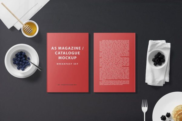 早餐场景A5杂志画册样机 A5 Magazine Catalogue Mockup – Breakfast Set