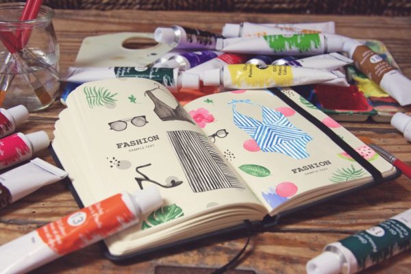 水彩画创作画室场景袖珍笔记本样机模板素材v7 Pocket Notebook Acrylic Paint Tubs