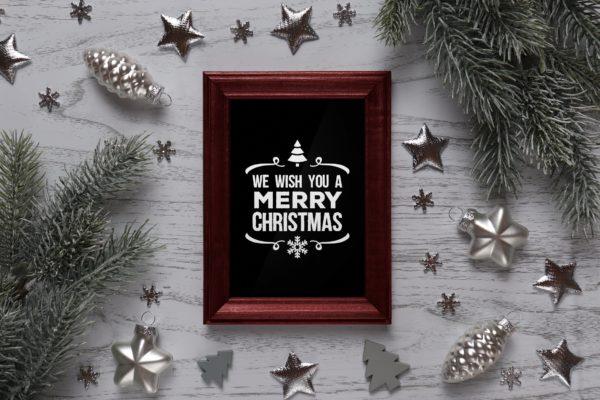 圣诞节主题照片相框样机设计模板素材 Christmas picture frame mockup