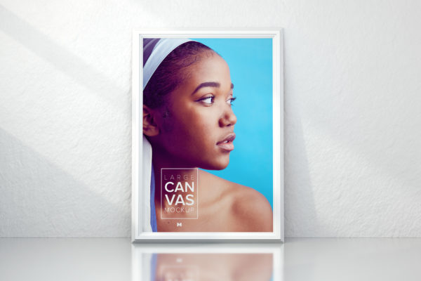 带框大肖像画布画框样机设计模板素材 Framed Large Portrait Canvas Mockup