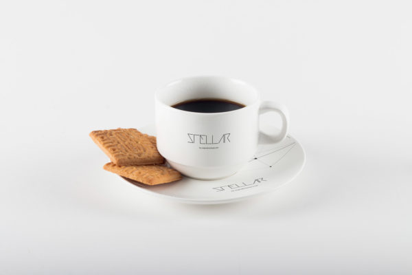 咖啡杯品牌Logo设计图演示样机素材模板03 Coffee Cup with Cookies Mockup 03