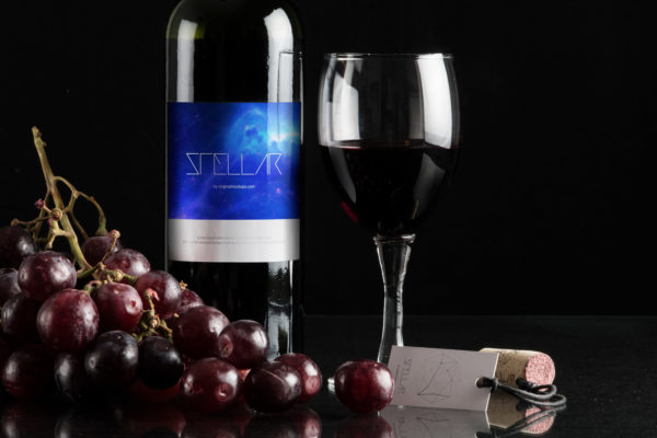葡萄酒品牌商标设计效果预览酒瓶样机素材08 Wine Bottle Mockup 08