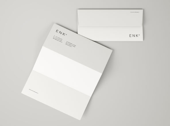 企业信封和A4信纸信头设计图样机素材 Envelope and A4 Folded Letterhead Mockup