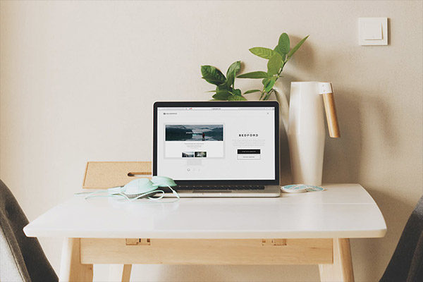 Macbook笔记本电脑显示Web应用程序APP UI样机VI展示模型精选mockups