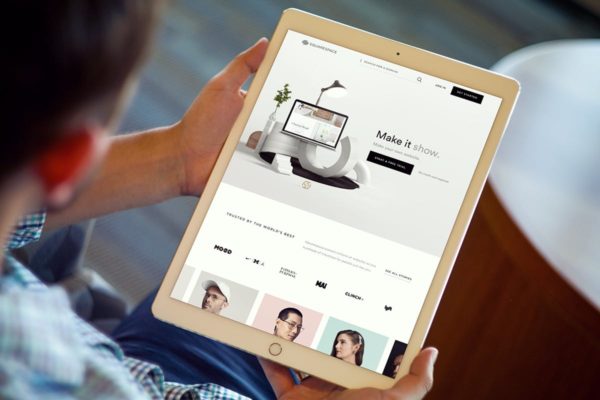 手持iPad Pro设备样机模板素材v7 iPad Pro Mockups v7