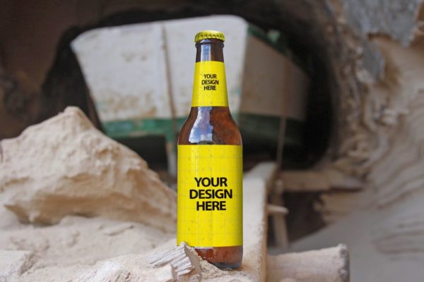 福门特拉岛船洞场景小啤酒瓶外观印刷设计样机素材 Formentera Boat Cave
