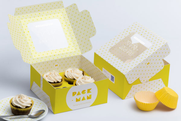 四只装纸杯蛋糕礼盒包装外观设计样机素材 Four Cupcake Box Mockup 01