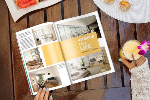 下午茶场景杂志样机素材模板 Magazine Mock-Up Glamour Edition