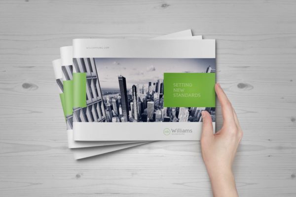 宣传画册设计样机素材模板 Landscape Brochure Mock-Up Set