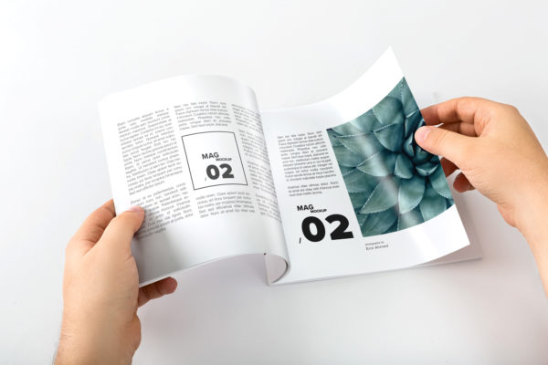 方形杂志内页版式设计样机素材模板 Square Magazine Opening Mockup