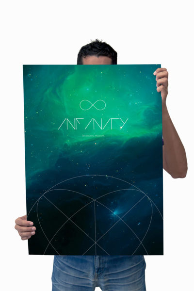 手持大幅海报设计效果图样机素材模板01 Poster Mockup 1