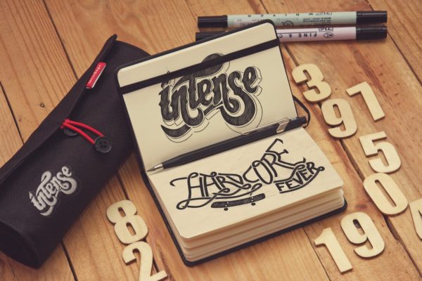 素描作品袖珍笔记本样机素材展示模板 Sketch Pocket Notebook Hortizontal