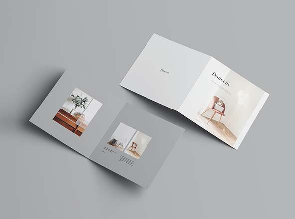 方形双折叠小册子封面&内页设计图样机大洋岛精选 Square Bifold Brochure Mockup