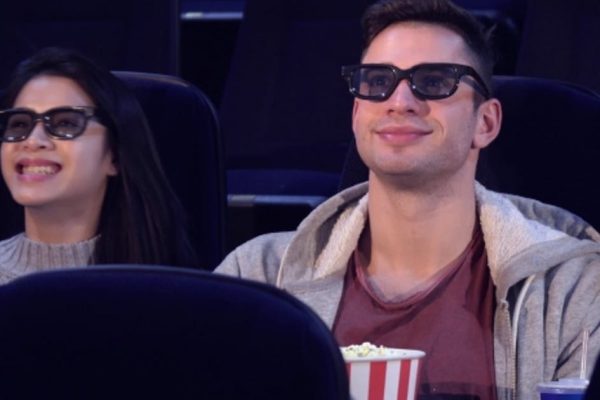 情侣电影院观影视频素材 Guy Sit Between Two Girls at the Movie Theater缩略图 情侣电影院观影视频素材 Guy Sit Between Two Girls at the Movie Theater